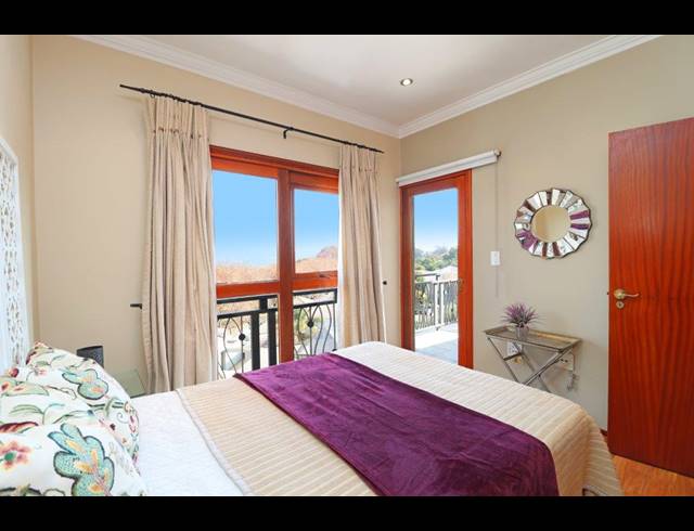 3 BEDROOM APARTMENT TO LET IN DUNKELD WEST